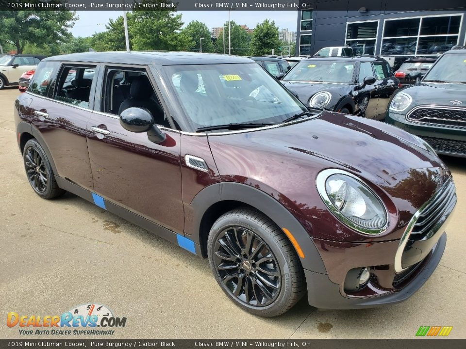 Front 3/4 View of 2019 Mini Clubman Cooper Photo #1