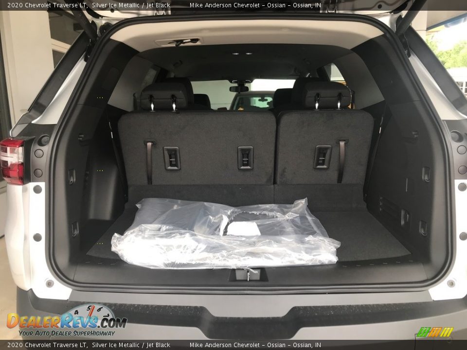 2020 Chevrolet Traverse LT Trunk Photo #10