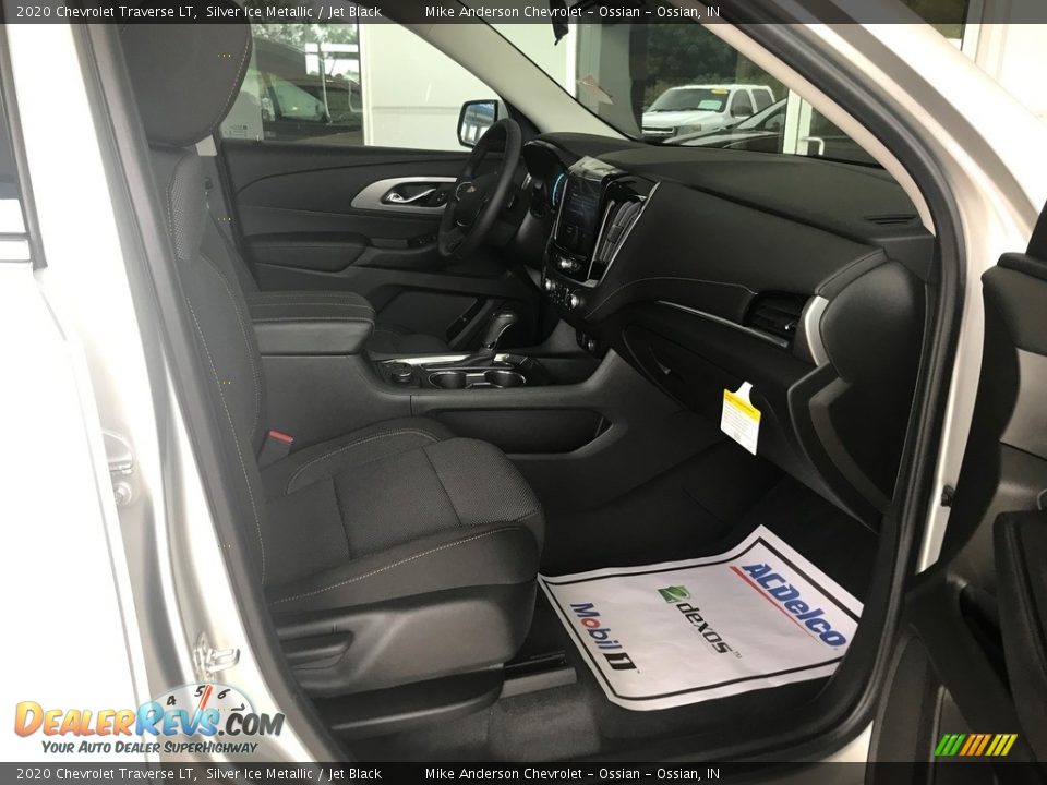 2020 Chevrolet Traverse LT Silver Ice Metallic / Jet Black Photo #12