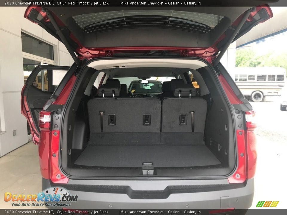 2020 Chevrolet Traverse LT Trunk Photo #10