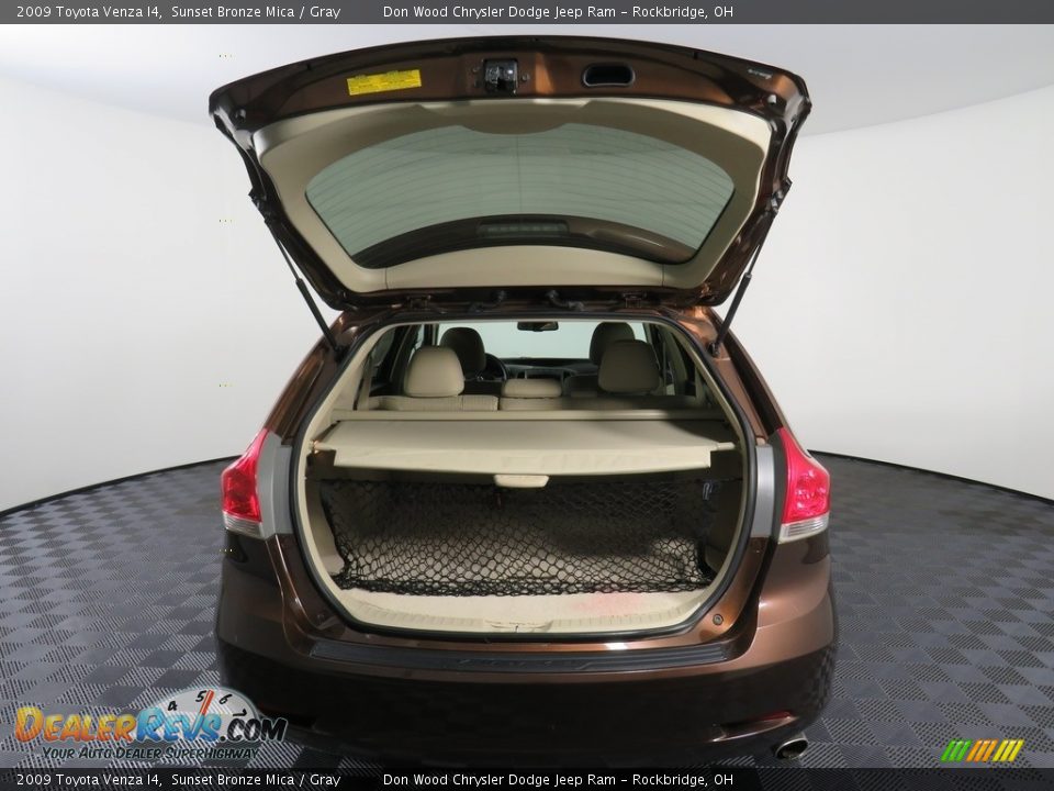 2009 Toyota Venza I4 Sunset Bronze Mica / Gray Photo #13