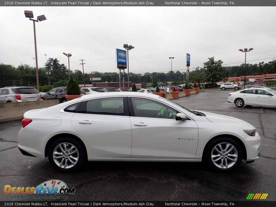 2016 Chevrolet Malibu LT Iridescent Pearl Tricoat / Dark Atmosphere/Medium Ash Gray Photo #10