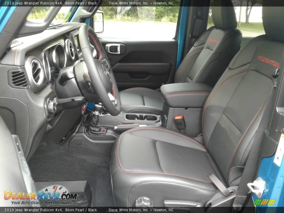Front Seat of 2019 Jeep Wrangler Rubicon 4x4 Photo #10