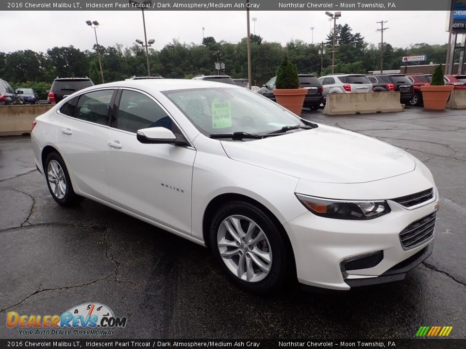 2016 Chevrolet Malibu LT Iridescent Pearl Tricoat / Dark Atmosphere/Medium Ash Gray Photo #11