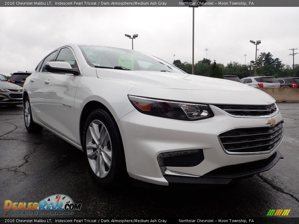 2016 Chevrolet Malibu LT Iridescent Pearl Tricoat / Dark Atmosphere/Medium Ash Gray Photo #12