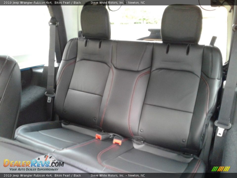 Rear Seat of 2019 Jeep Wrangler Rubicon 4x4 Photo #11