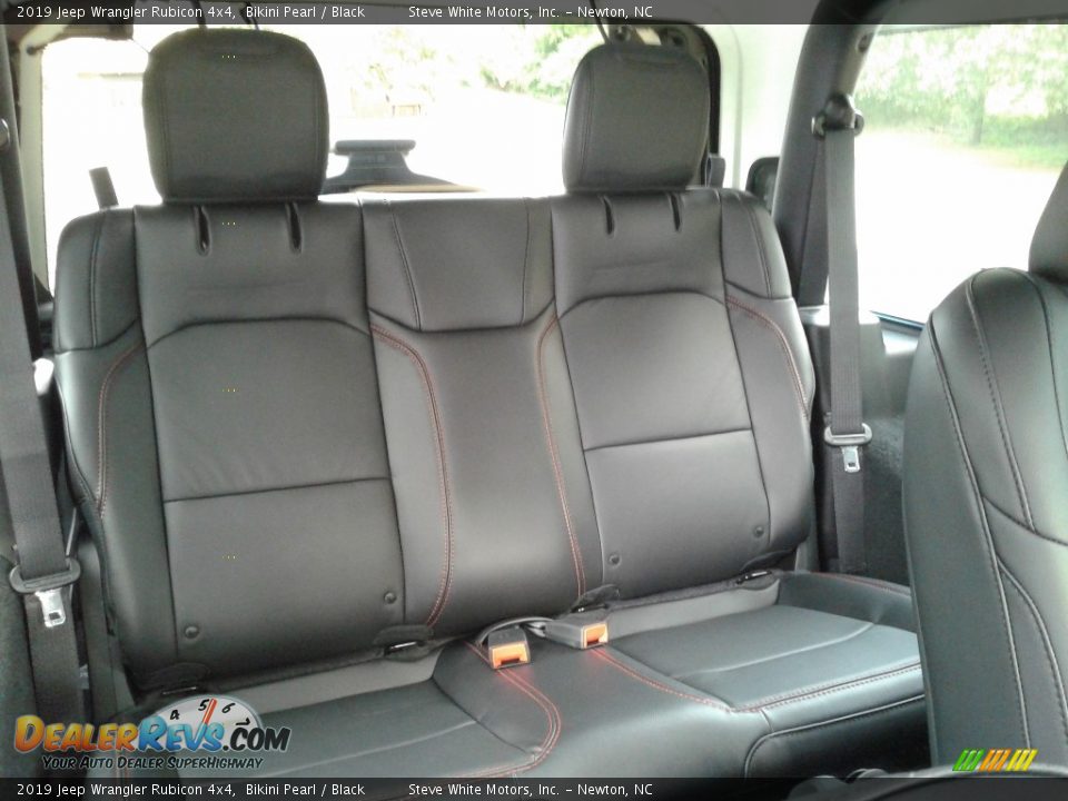 Rear Seat of 2019 Jeep Wrangler Rubicon 4x4 Photo #13