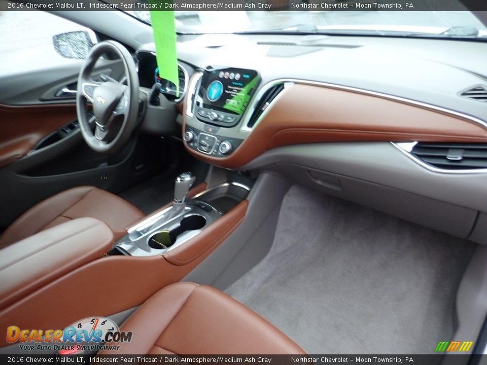 2016 Chevrolet Malibu LT Iridescent Pearl Tricoat / Dark Atmosphere/Medium Ash Gray Photo #16