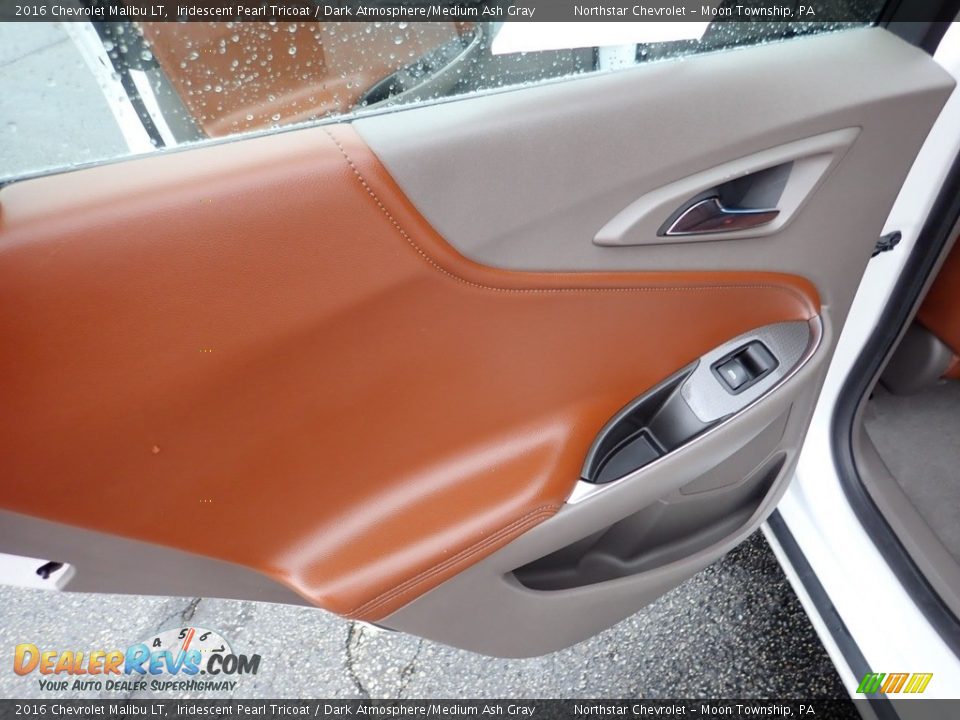 2016 Chevrolet Malibu LT Iridescent Pearl Tricoat / Dark Atmosphere/Medium Ash Gray Photo #23