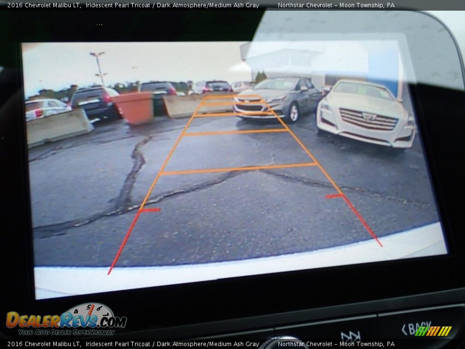 2016 Chevrolet Malibu LT Iridescent Pearl Tricoat / Dark Atmosphere/Medium Ash Gray Photo #30