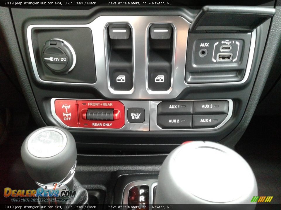 Controls of 2019 Jeep Wrangler Rubicon 4x4 Photo #26
