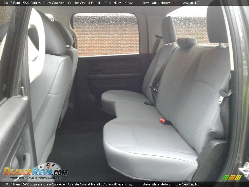 2017 Ram 1500 Express Crew Cab 4x4 Granite Crystal Metallic / Black/Diesel Gray Photo #11