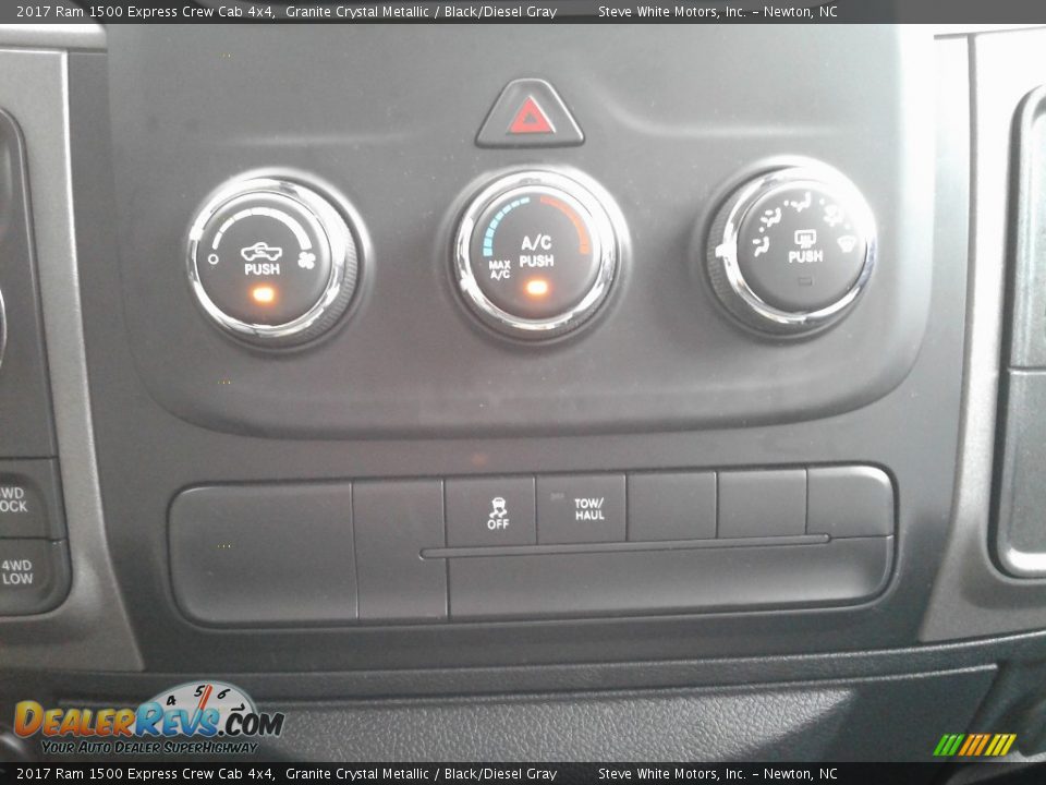 2017 Ram 1500 Express Crew Cab 4x4 Granite Crystal Metallic / Black/Diesel Gray Photo #21