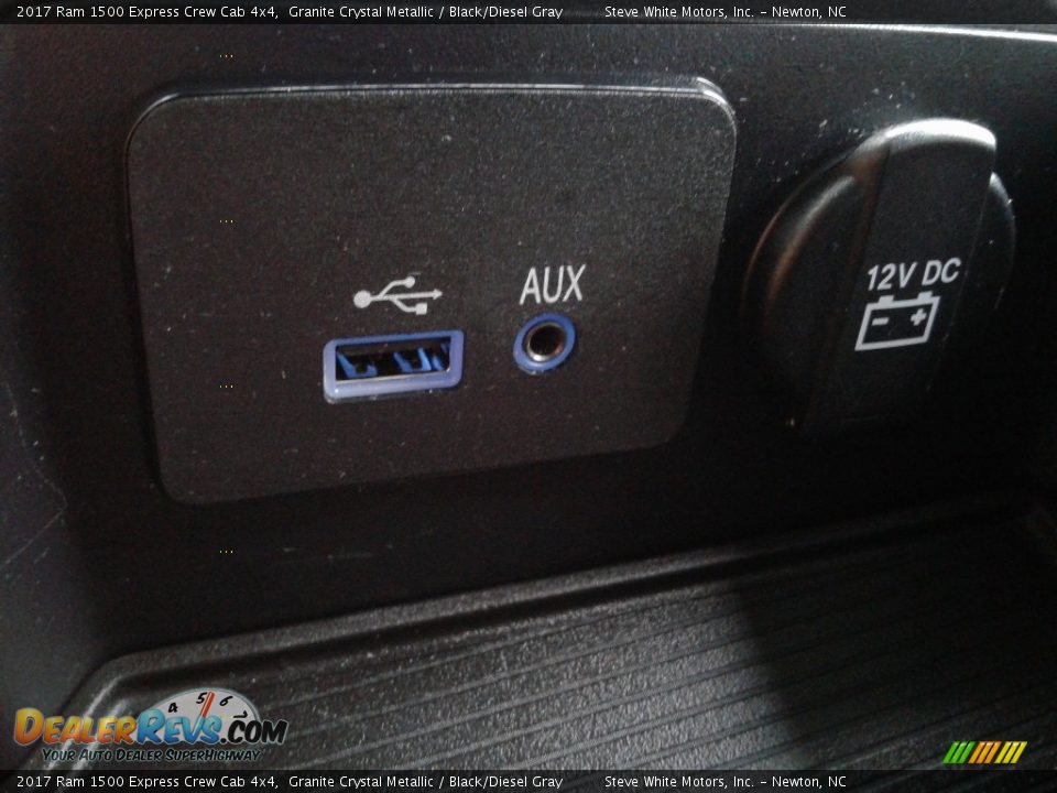 2017 Ram 1500 Express Crew Cab 4x4 Granite Crystal Metallic / Black/Diesel Gray Photo #22
