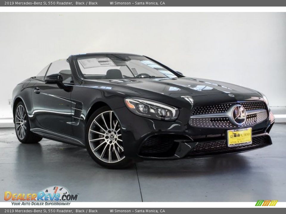 Front 3/4 View of 2019 Mercedes-Benz SL 550 Roadster Photo #10