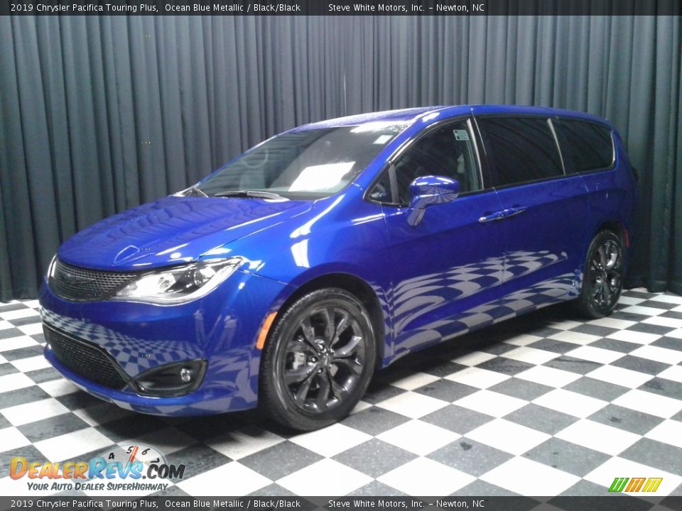 2019 Chrysler Pacifica Touring Plus Ocean Blue Metallic / Black/Black Photo #2