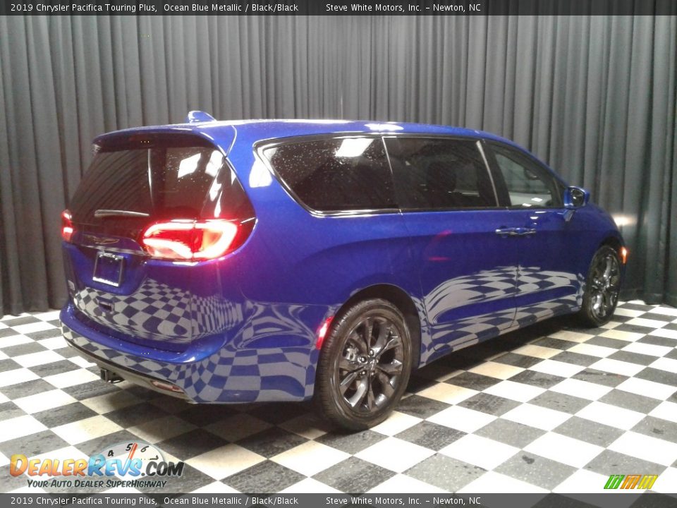2019 Chrysler Pacifica Touring Plus Ocean Blue Metallic / Black/Black Photo #6