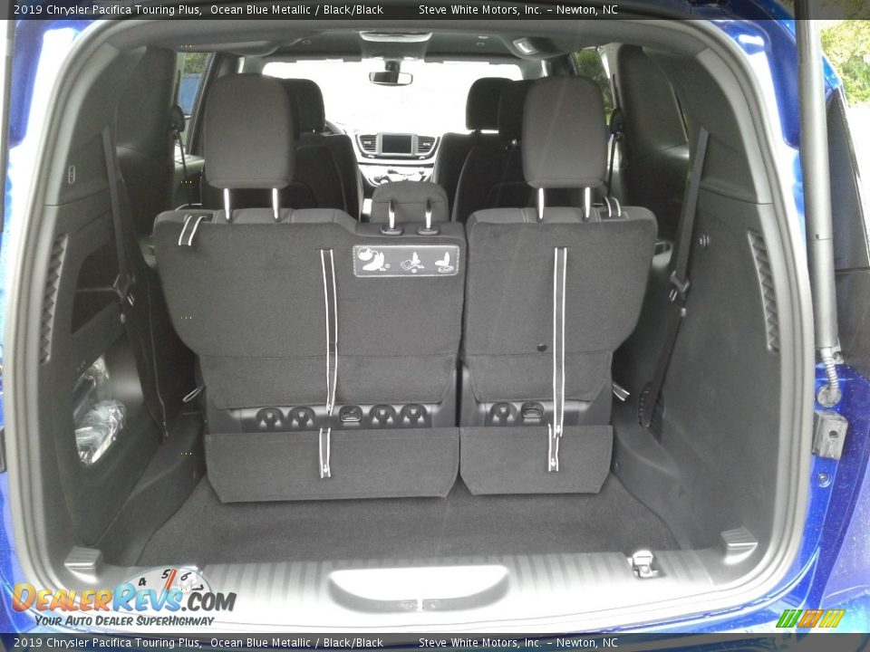 2019 Chrysler Pacifica Touring Plus Ocean Blue Metallic / Black/Black Photo #14
