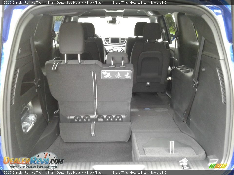 2019 Chrysler Pacifica Touring Plus Ocean Blue Metallic / Black/Black Photo #15