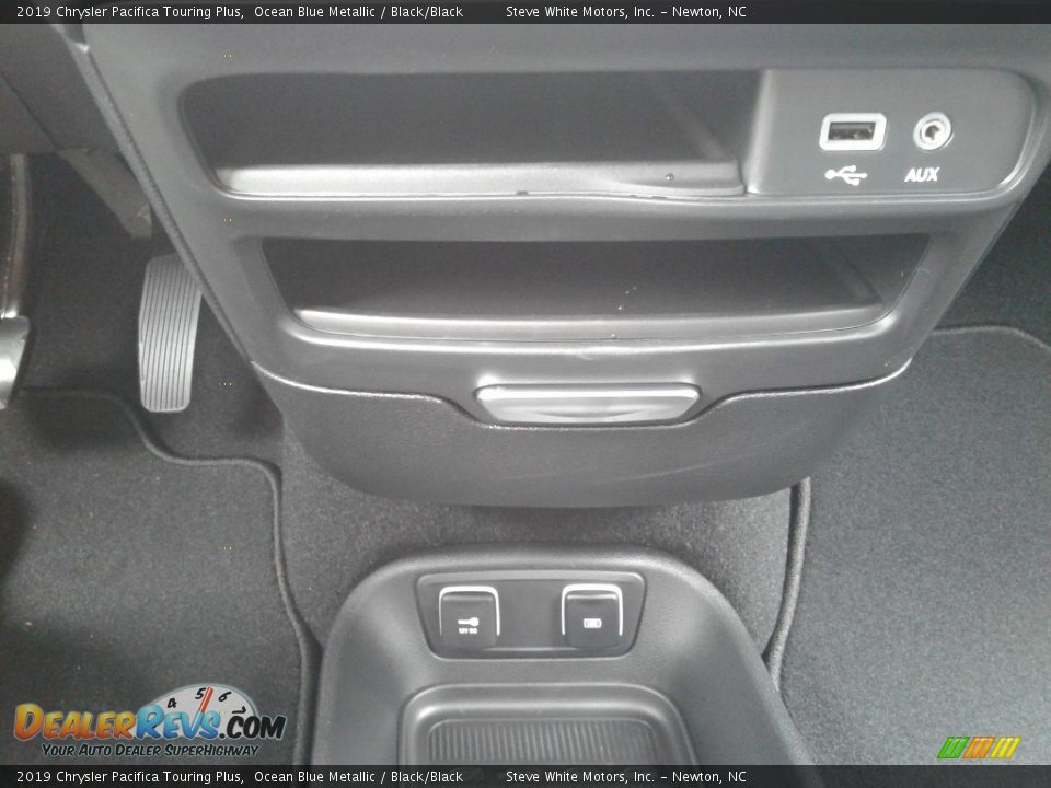 2019 Chrysler Pacifica Touring Plus Ocean Blue Metallic / Black/Black Photo #31