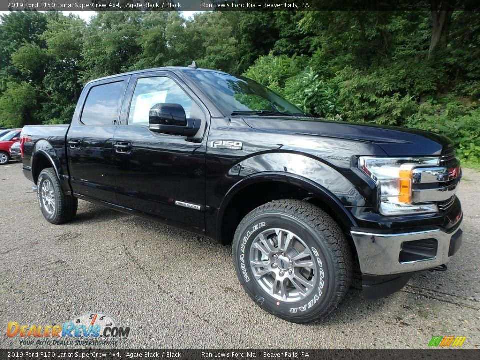 Front 3/4 View of 2019 Ford F150 Lariat SuperCrew 4x4 Photo #8