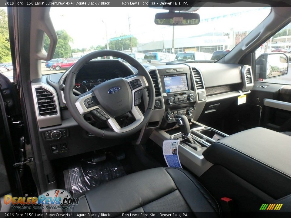 Front Seat of 2019 Ford F150 Lariat SuperCrew 4x4 Photo #13