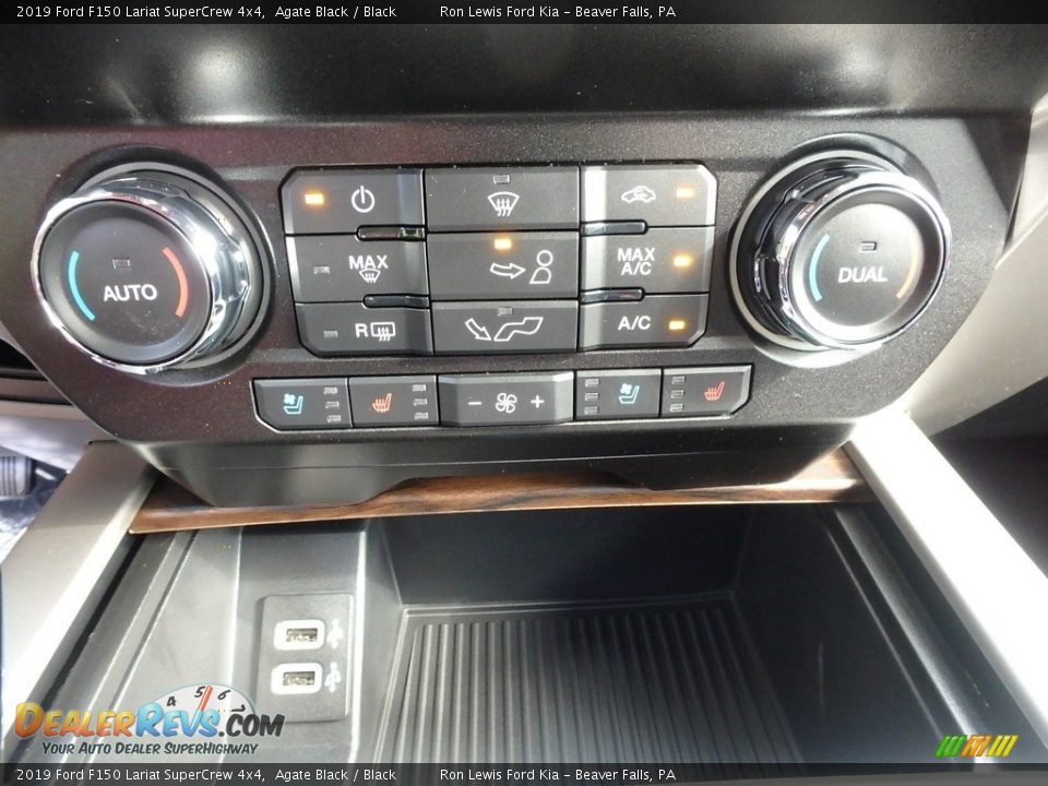 Controls of 2019 Ford F150 Lariat SuperCrew 4x4 Photo #18