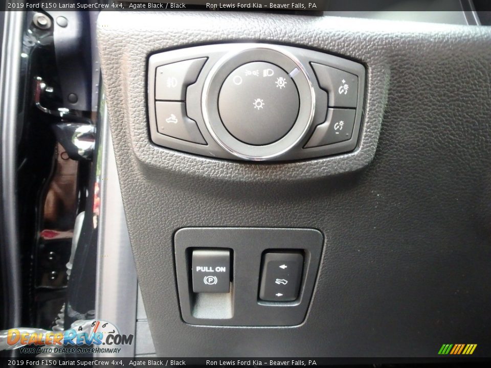 Controls of 2019 Ford F150 Lariat SuperCrew 4x4 Photo #20