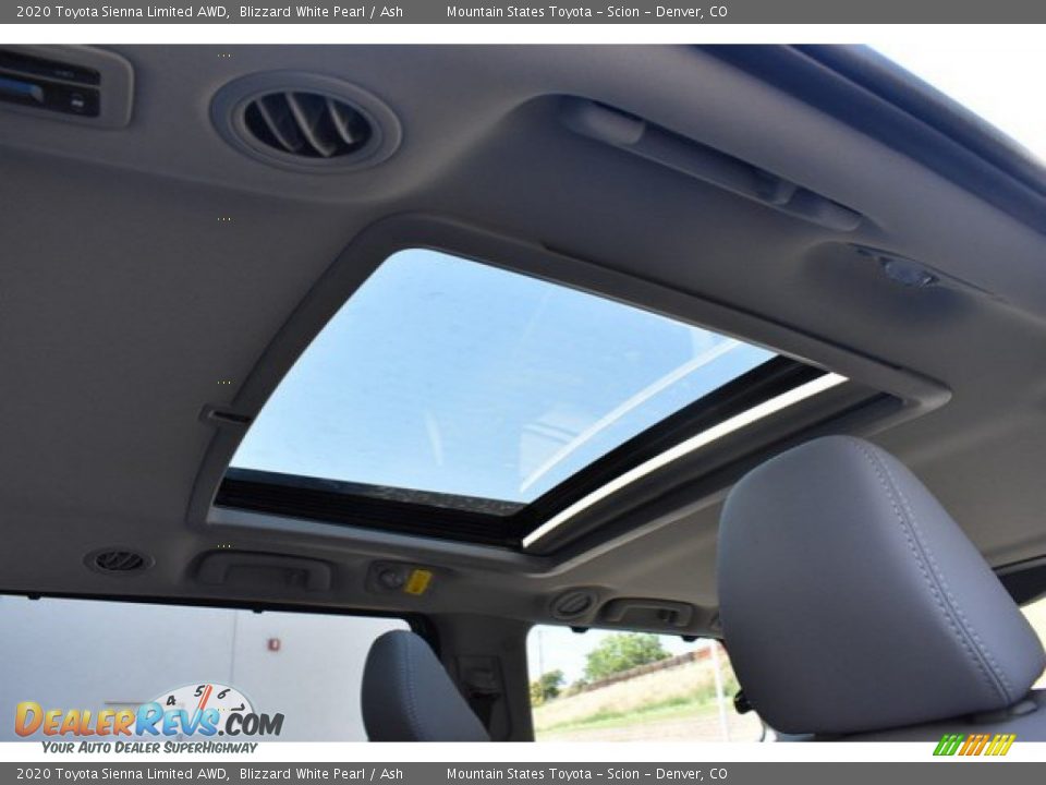 2020 Toyota Sienna Limited AWD Blizzard White Pearl / Ash Photo #11