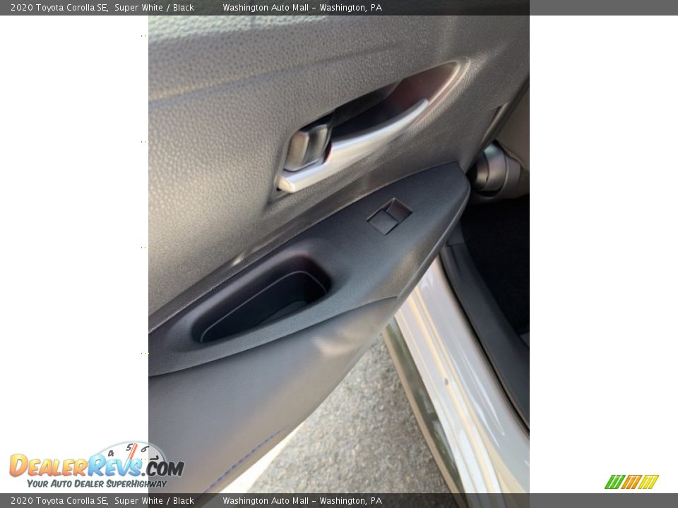 2020 Toyota Corolla SE Super White / Black Photo #17
