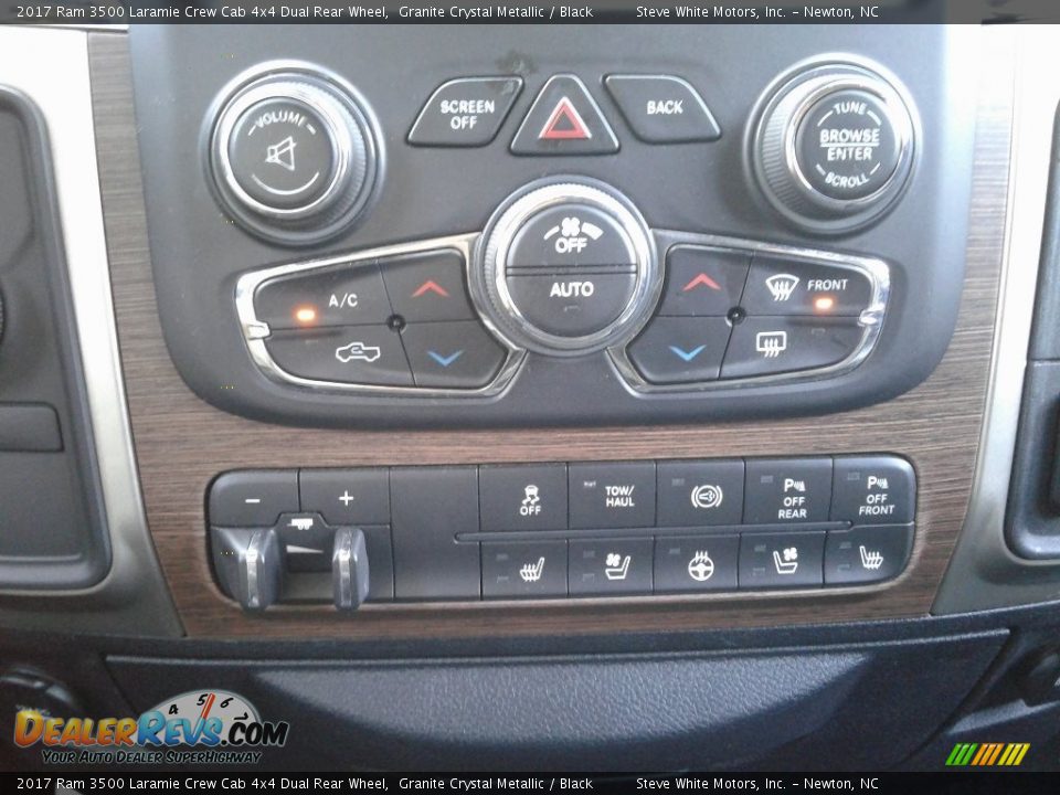 2017 Ram 3500 Laramie Crew Cab 4x4 Dual Rear Wheel Granite Crystal Metallic / Black Photo #28