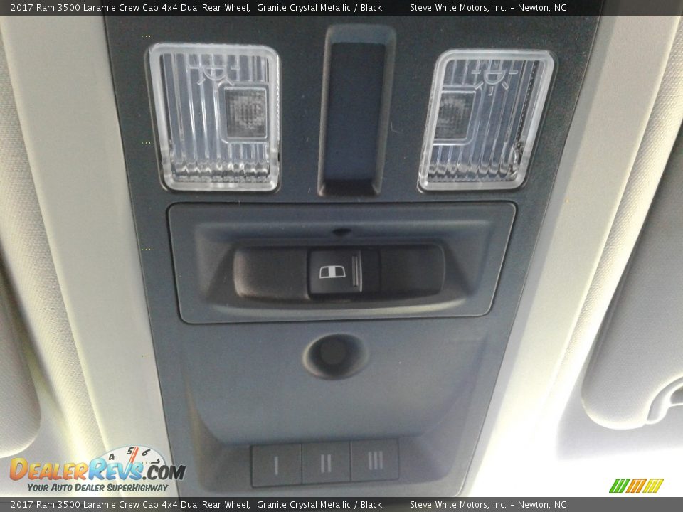 2017 Ram 3500 Laramie Crew Cab 4x4 Dual Rear Wheel Granite Crystal Metallic / Black Photo #32