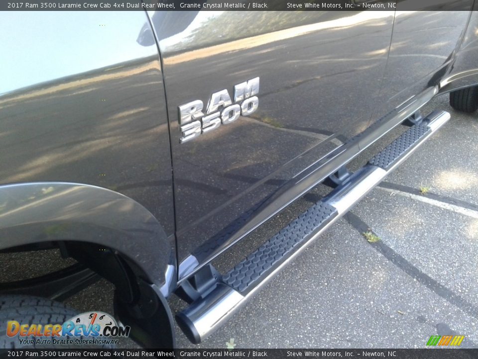 2017 Ram 3500 Laramie Crew Cab 4x4 Dual Rear Wheel Granite Crystal Metallic / Black Photo #33