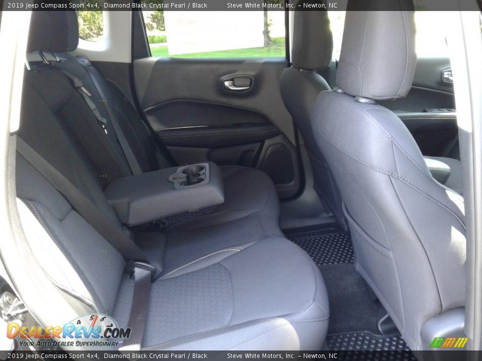 2019 Jeep Compass Sport 4x4 Diamond Black Crystal Pearl / Black Photo #14
