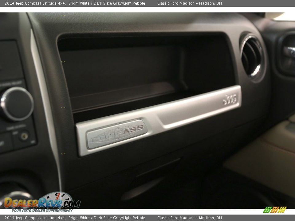 2014 Jeep Compass Latitude 4x4 Bright White / Dark Slate Gray/Light Pebble Photo #9