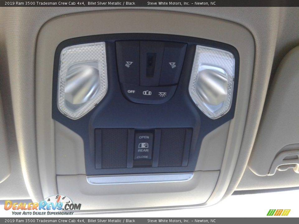 2019 Ram 3500 Tradesman Crew Cab 4x4 Billet Silver Metallic / Black Photo #22