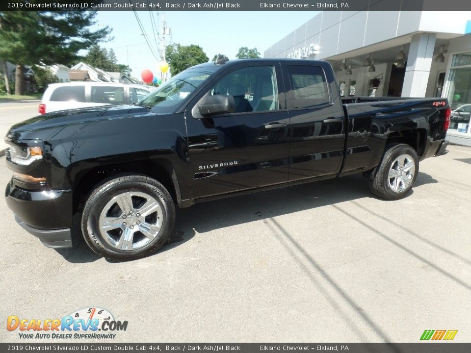 Front 3/4 View of 2019 Chevrolet Silverado LD Custom Double Cab 4x4 Photo #4