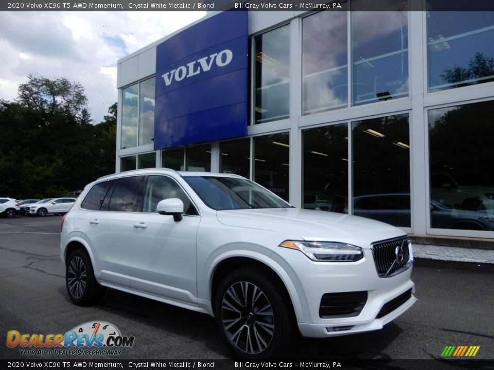 Front 3/4 View of 2020 Volvo XC90 T5 AWD Momentum Photo #1