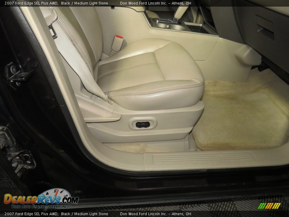 2007 Ford Edge SEL Plus AWD Black / Medium Light Stone Photo #26