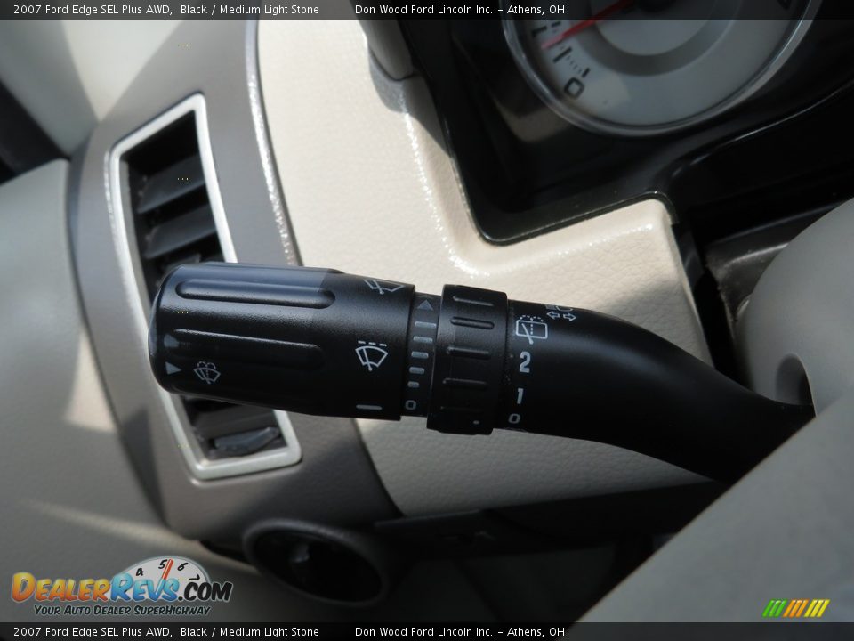 2007 Ford Edge SEL Plus AWD Black / Medium Light Stone Photo #30