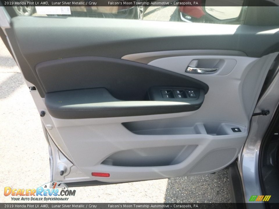 2019 Honda Pilot LX AWD Lunar Silver Metallic / Gray Photo #12