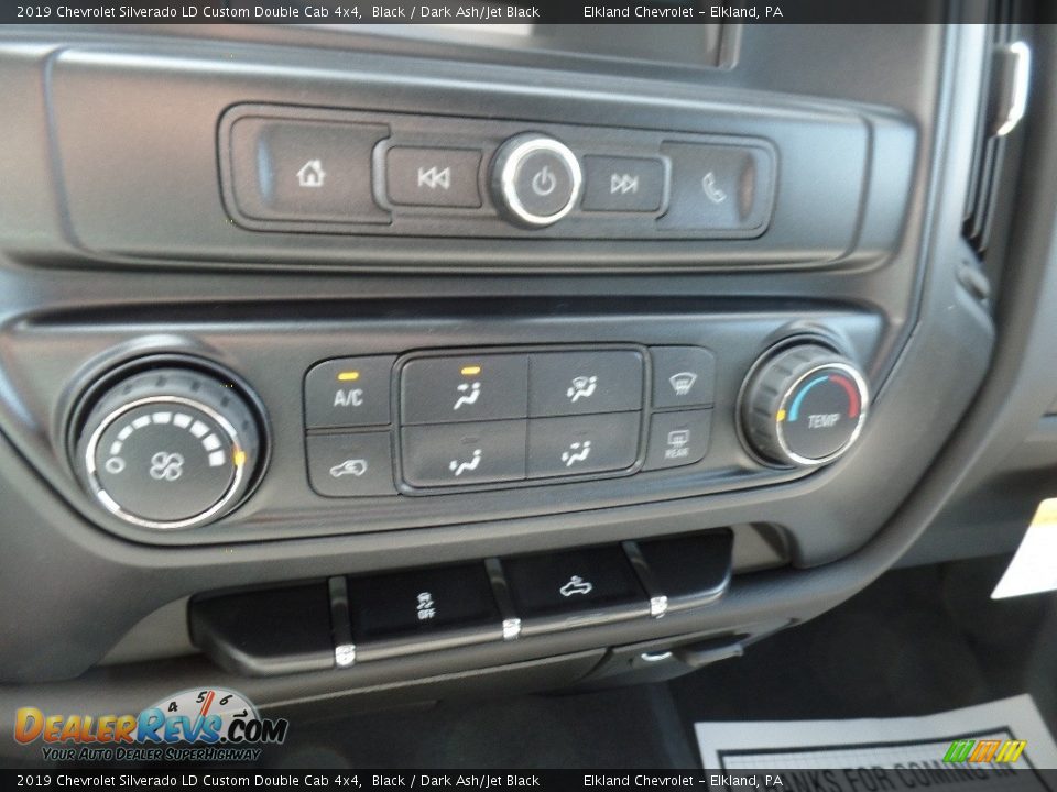 2019 Chevrolet Silverado LD Custom Double Cab 4x4 Black / Dark Ash/Jet Black Photo #32