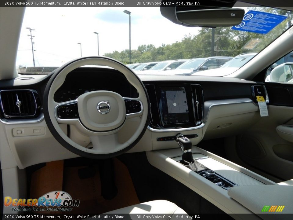 Dashboard of 2020 Volvo S60 T5 Momentum Photo #8
