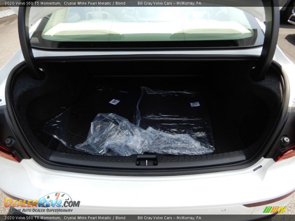 2020 Volvo S60 T5 Momentum Trunk Photo #9