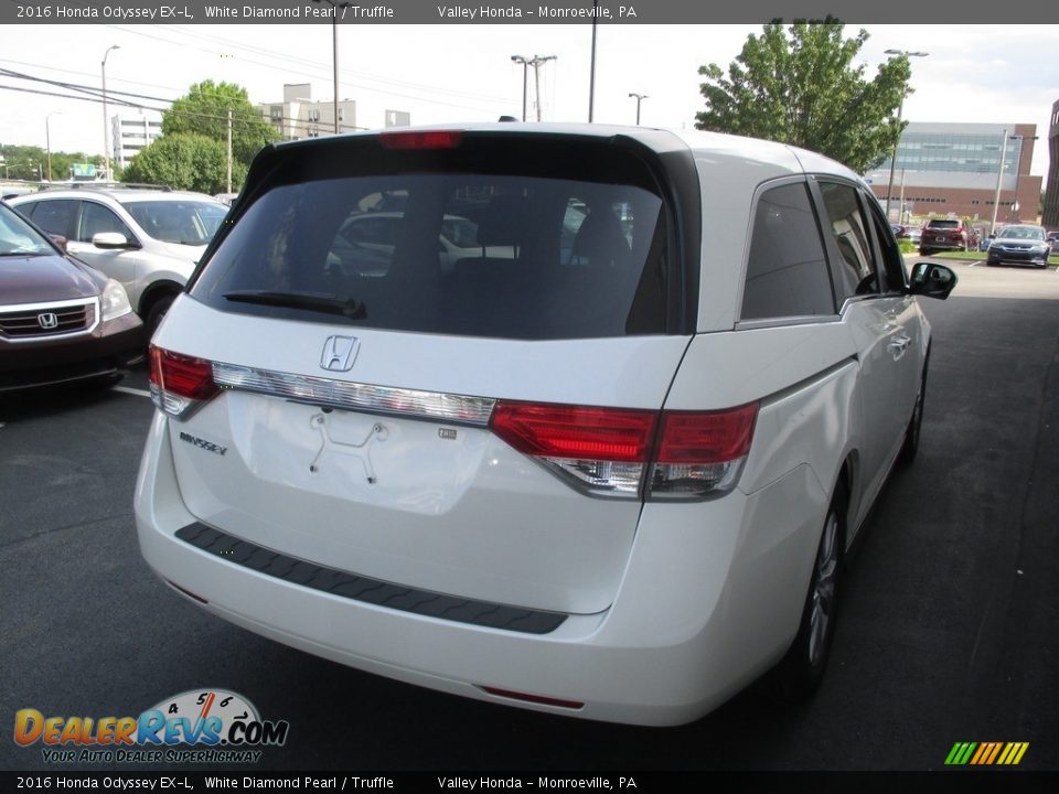 2016 Honda Odyssey EX-L White Diamond Pearl / Truffle Photo #5