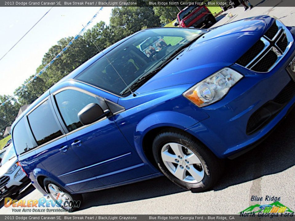 2013 Dodge Grand Caravan SE Blue Streak Pearl / Black/Light Graystone Photo #30