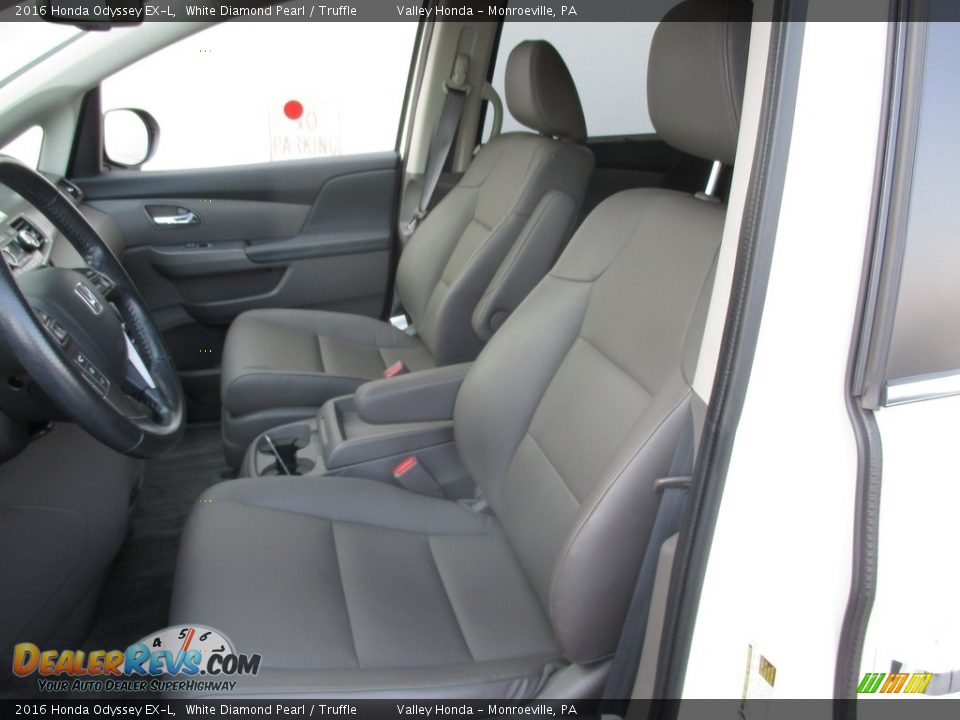 2016 Honda Odyssey EX-L White Diamond Pearl / Truffle Photo #12