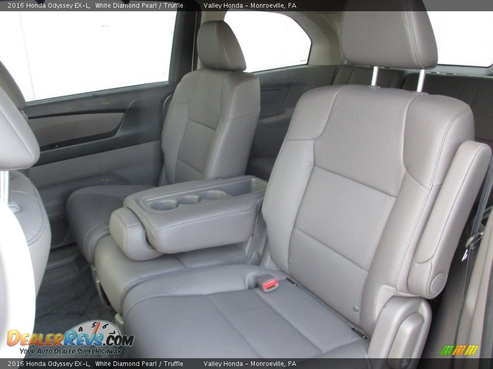 2016 Honda Odyssey EX-L White Diamond Pearl / Truffle Photo #13