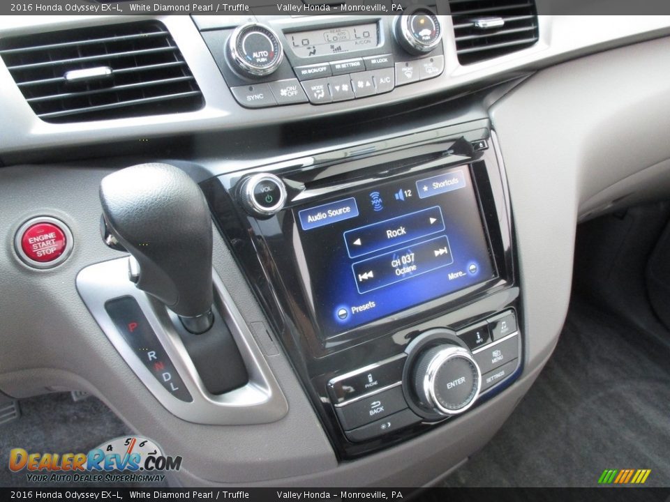 2016 Honda Odyssey EX-L White Diamond Pearl / Truffle Photo #16