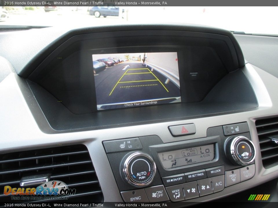 2016 Honda Odyssey EX-L White Diamond Pearl / Truffle Photo #17